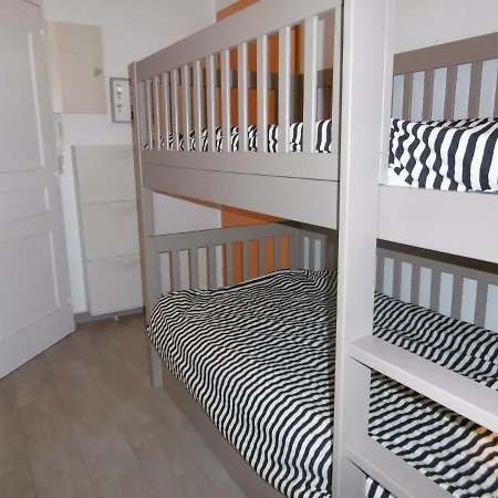 1 Avenue Des Dryades - *
